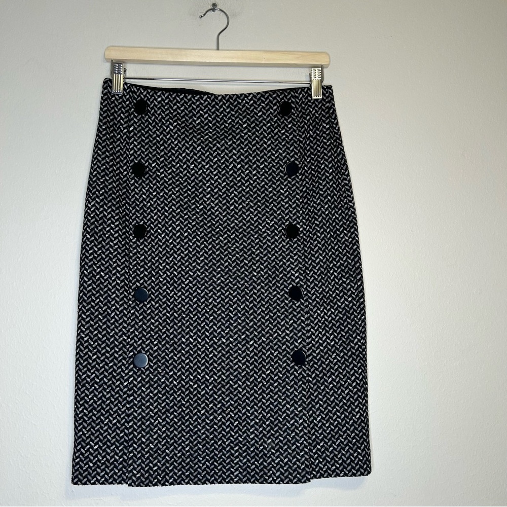 Ann Taylor Black and White Herringbone button knit Pencil Skirt Size 4